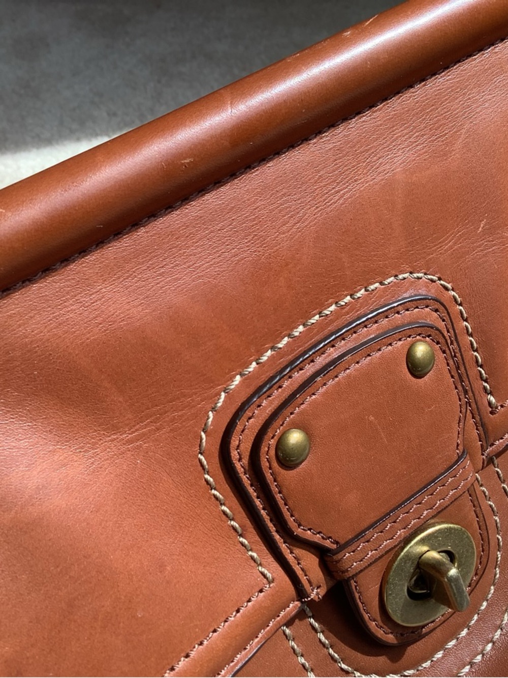 COACH Legacy Willis cognac bag.  Signs of use on leather, clean lining. - Picture 7 of 13